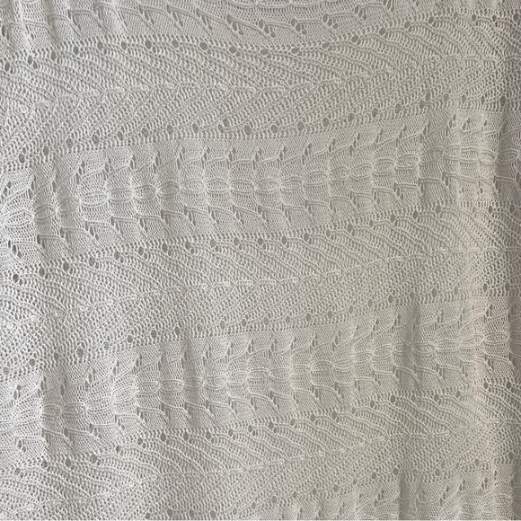 Crochet Stitch Pullover Top - Picture 2 of 4